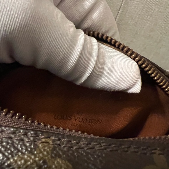 AUTHENTIC LOUIS VUITTON CROSSBODY BAG - Picture 12 of 15